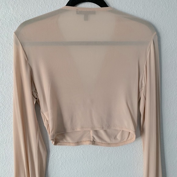 Cute top - Picture 2 of 4